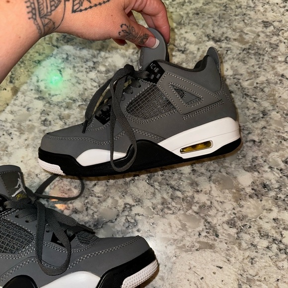 Jordan 4 Retro Cool Grey 2019 - Picture 2 of 11
